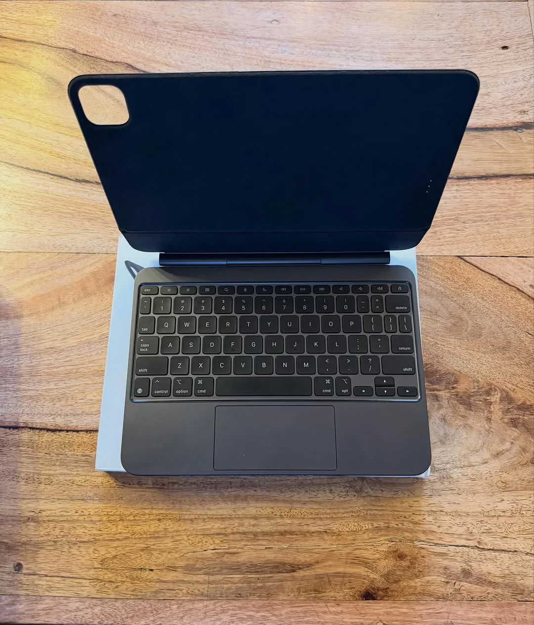 Magic Keyboard 11インチ iPad pro m4、m5用 【公式通販】